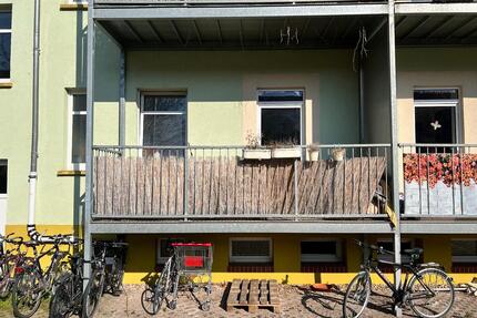 4-Zimmer-Wohnung mit Balkon und Einbauküche (WG geeignet) - Erfurt Johannesplatz