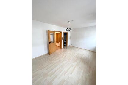 Helle 1 Zimmer Wohnung - 350,00&nbsp;EUR Kaltmiete, ca.&nbsp; 26,00&nbsp;m&sup2; in Floß (PLZ: 92685)
