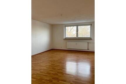 Helle komplett sanierte 1 Zimmer 40qm Wohnung mit Garage +Aufzug - Ingolstadt Südost