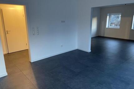 4 Zimmer + Küche + Bad mit großzügigen Balkon Wohnung - Vechta