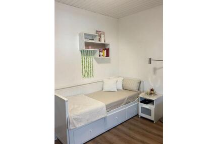 Mädels WG Zimmer direkt bei der Uni Hildesheim