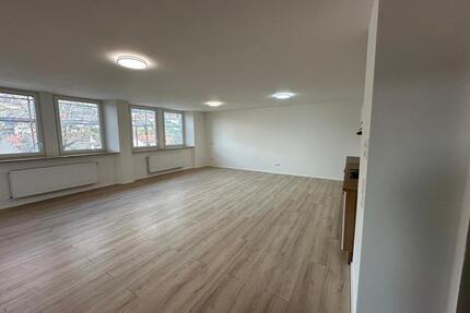 3 Zimmer Wohnung Kernsaniert in Boxtal - Freudenberg