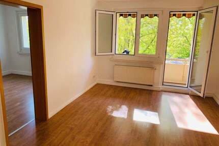 **Besichtigung am Do., 30.04.26 um 19:30 Uhr** Sonniges Wohnen nahe Marienbad! *2 Zimmer Balkon* - Brandenburg Nord