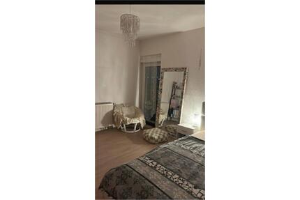 Ab sofort: WG-Zimmer in Nürnberg Schweinau in Mädels-WG