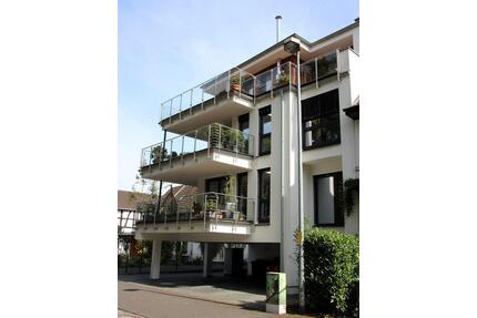 TOP LAGE mit Aussicht auf den Park - 2 Zimmer Wohnung Hennef Zentrum - Siegfeldstr 1c - Hennef (Sieg)