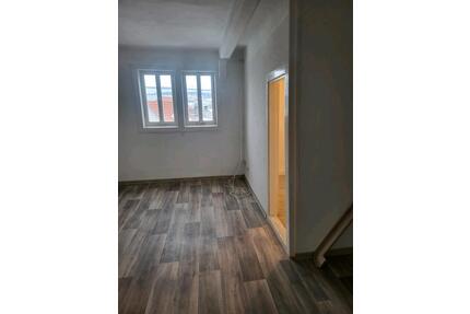 4,5 Zimmer in Zell am Main - 1.100,00&nbsp;EUR Kaltmiete, ca.&nbsp; 105,00&nbsp;m&sup2; in Zell am Main (PLZ: 97299)