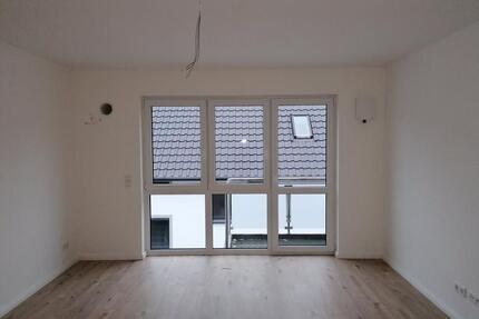 Anfragen NUR per E-Mail. Demnächst. Beliebte Wulsdorf. Bj 2022. Gepflegte 2-Zimmer 56 qm Wohnung mit offener Küche, Balkon, Aufzug, GarderobenraumAK, Fußbodenheizung und PKW-Stellplatz. - Bremerhaven