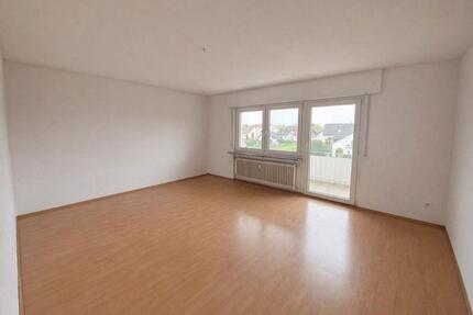 Erstbezug nach Sanierung: 3-Zimmer Wohnung mit Balkon zu vermieten - Bad Schönborn