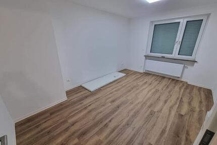 WG Zimmer in Feuerbach - 430,00&nbsp;EUR Kaltmiete, ca.&nbsp; 12,00&nbsp;m&sup2; in Stuttgart (PLZ: 70469) Feuerbach