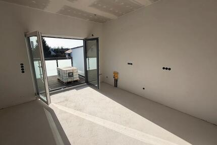 Erstbezug: moderne 2 Zimmer DG-Wohnung OberahrainEssenbach