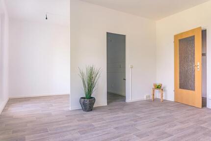 1-Zimmer-Wohnung mit Balkon - 201,00&nbsp;EUR Kaltmiete, ca.&nbsp; 33,55&nbsp;m&sup2; in Chemnitz (PLZ: 09113) Altendorf