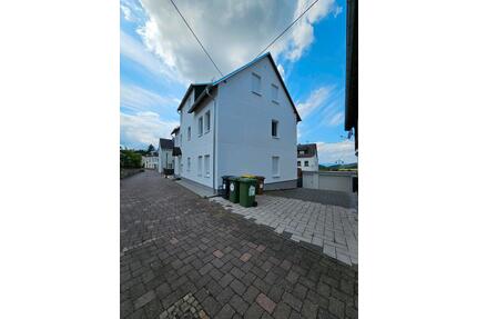 3 Zimmer Erdgeschosswohnung mit Garten und Terrasse in Hillscheid - Bendorf