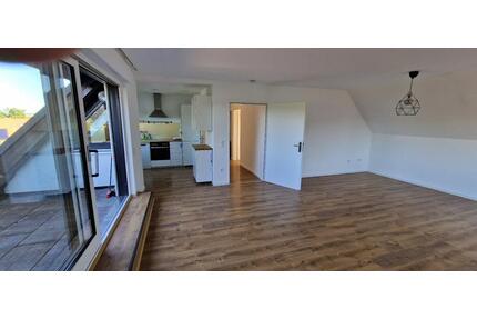 Frisch renovierte 3 Zimmer Dachgeschoßwohnung - Oberasbach