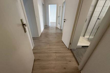 1. OG mit EBK *** Balkon an der Küche WG-geeignet - frei ab 1.9.26 - Chemnitz Sonnenberg