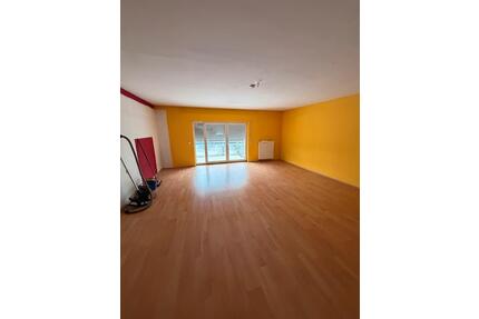 4‑Zimmer EG‑Wohnung, 140 m², Balkon, ideal für SinglesPaare - Bensheim