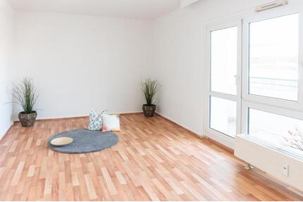 Große 2-Raum-Wohnung mit Balkon nahe Stadtpark - Chemnitz Kapellenberg