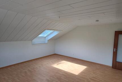 öffentlich geförderte 2 Zimmer DG-Wohnung – Voerde - Voerde (Niederrhein)
