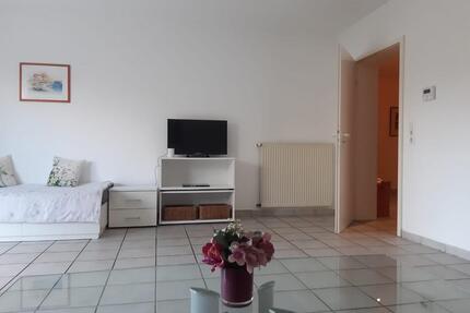 2-Zimmer Wohnung voll möbliert in Bergisch Gladbach