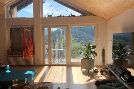 Sonnige 4-Zimmer Wohnung - 1.250,00&nbsp;EUR Kaltmiete, ca.&nbsp; 109,00&nbsp;m&sup2; in Schiltach (PLZ: 77761)