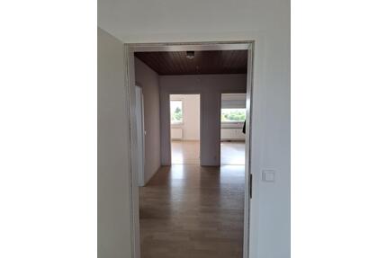 Frisch renovierte 3,5 Zimmer Wohnung - Friedberg (Hessen)