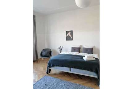 WG-Zimmer in Berlin 1.100,00 € 32 m²