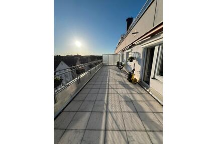 Moderne zentrumsnahe 3,5 Zimmer Wohnung mit Penthouse Feeling - Villingen-Schwenningen