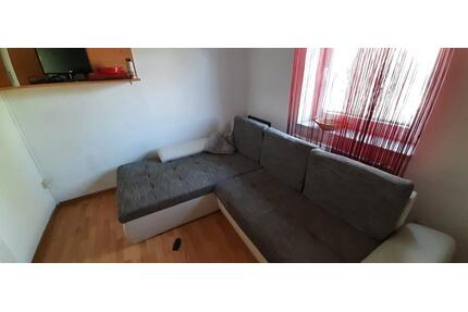 WG-Zimmer zu vermieten - 450,00&nbsp;EUR Kaltmiete, ca.&nbsp; 60,00&nbsp;m&sup2; in Regensburg (PLZ: 93057) Gallingkofen