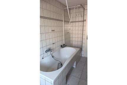 Wohnung 3 Zimmer KB zu wermiten in Saarbrucken Brebach - Saarbrücken West