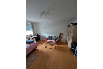 Schönes Zimmer in Frauen-WG in Bonn-Duisdorf