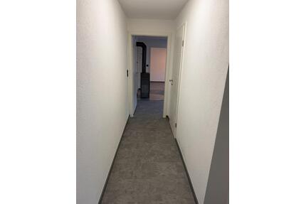 Vermiete renovierte 3 Zimmer Wohnung - Leonberg