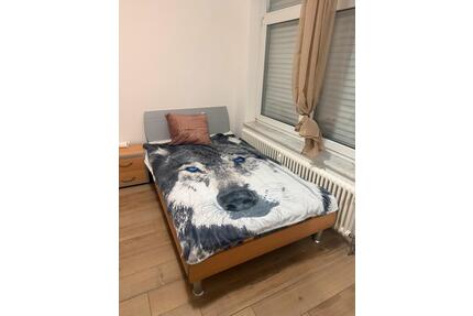 Frauen WG Zimmer zum vermieten in Schwenningen Stadt bei mar - Villingen-Schwenningen