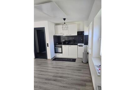 Sanierte 2 Zimmer Wohnung + Balkon + Keller Zentrale Lage - Ratingen