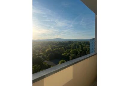 1 Zimmer in 6er Frauen WGshared Flat im Herzen Frankfurts mit Ausblick auf den Taunus - Frankfurt am Main Mitte-West