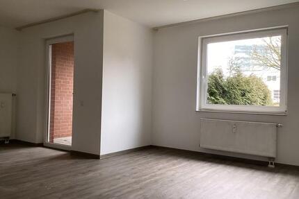 Rollstuhlgerechte 2-Zimmerwohnung mit kleiner Terrasse zu vermieten. (WBS) - Bielefeld Stieghorst