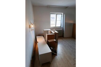 Ab sofort! In Stuttgart! Helle gut geschnittene Einzimmerwohnung!