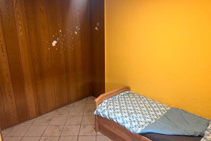 Zimmer .... - 400,00&nbsp;EUR Kaltmiete, ca.&nbsp; 12,00&nbsp;m&sup2; in Versmold (PLZ: 33775)