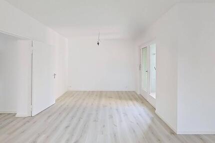 Lichtflut & Loggia: Ihre neue 2,5-Zimmer-Wohnung mit Wohlfühl-Garantie - Berlin Steglitz-Zehlendorf