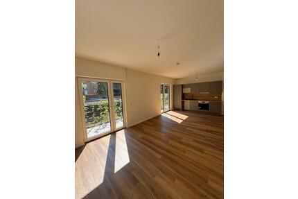 2 Zimmer Wohnung mit gehobener Innenausstattung, Süd-Terasse, EBK - Hamburg Wandsbek