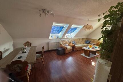 Helle 2 Zimmer Dachgeschosswohnung in Deizisau zu vermieten - Altbach