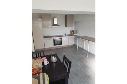 3er WG Zimmer Zentrumsnah - 280,00&nbsp;EUR Kaltmiete, ca.&nbsp; 93,00&nbsp;m&sup2; in Coburg (PLZ: 96450)