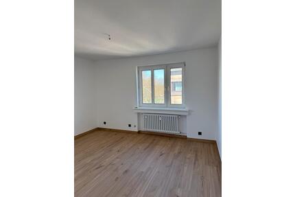 3 Zimmer Wohnung mit Küche Balkon und Garage parallel zur Rü - Essen Stadtbezirk II