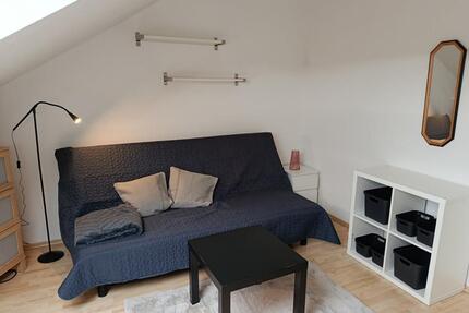 Möbliertes, saniertes helles Dachzimmer - Bad Honnef