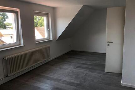 2 Zimmer DG Wohnung mit Küche und Balkon - Bad Salzuflen Ehrsen-Breden