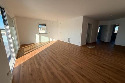 4-Zimmer Wohnung in Leutershausen zu vermieten