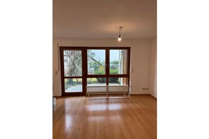 Helle, renovierte 2,5 Zimmer EG-Wohnung in Schwenningen - Villingen-Schwenningen