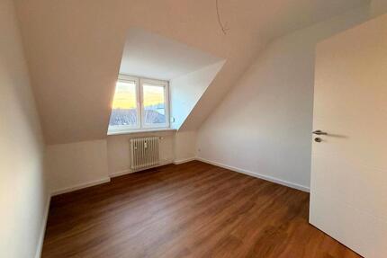 Zwei WG Zimmer TOP- sanierte Wohnung in bevorzugter Lage - Koblenz