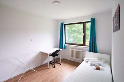 WG-Zimmer in Düsseldorf 619,00 € 10 m²