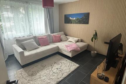Helle 2 Zimmer Wohnung 62qm, Küche, Balkon, Keller in Meerbusch
