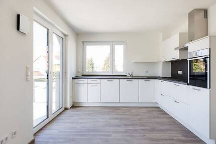 Helle 3-Zimmer Wohnung mit Balkon inkl. Küche - Nürnberg Eibach