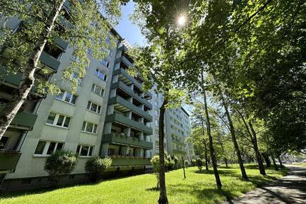 NEU sanierte Balkonwohnung im Zentrum - Chemnitz
